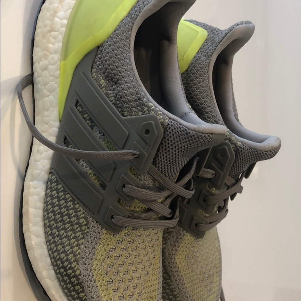 ultra boosts - Picture 3 of 4